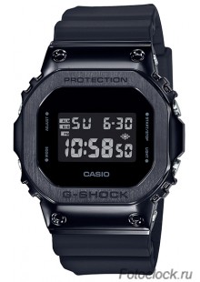 Casio GM-5600B-1E