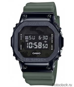 Casio GM-5600B-3E