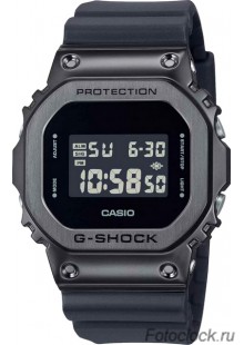 Casio GM-5600UB-1