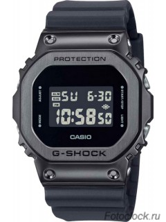 Casio GM-5600UB-1