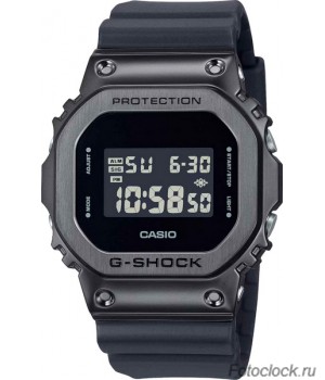 Casio GM-5600UB-1