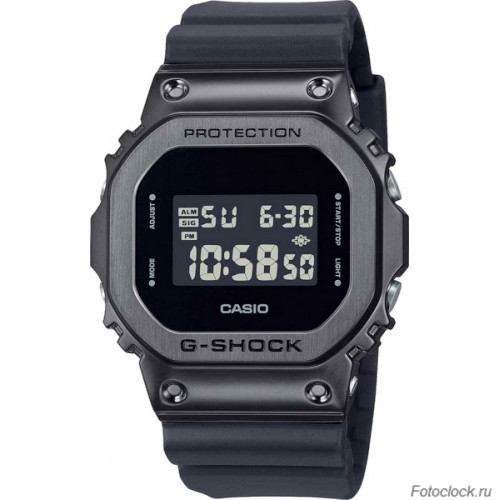 Casio GM-5600UB-1