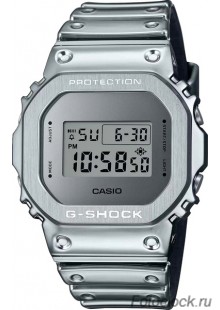 Casio GM-5600YM-8A8